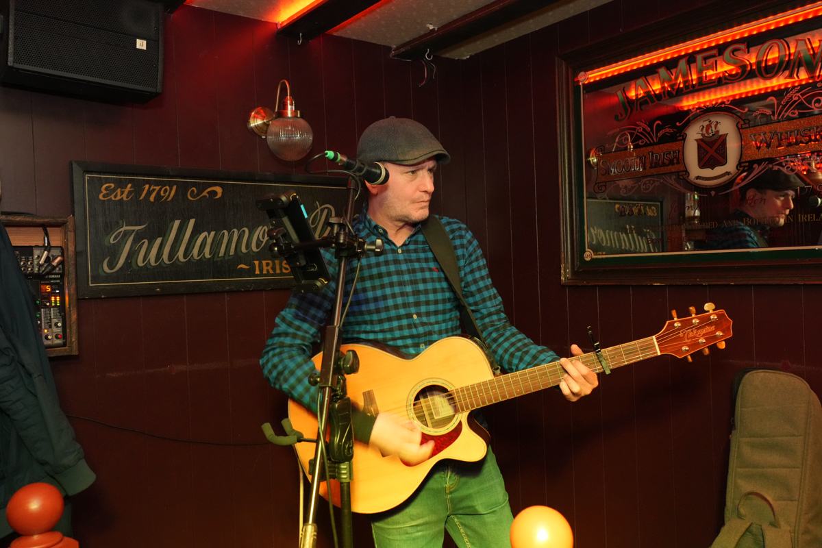 Live music in Maeve's